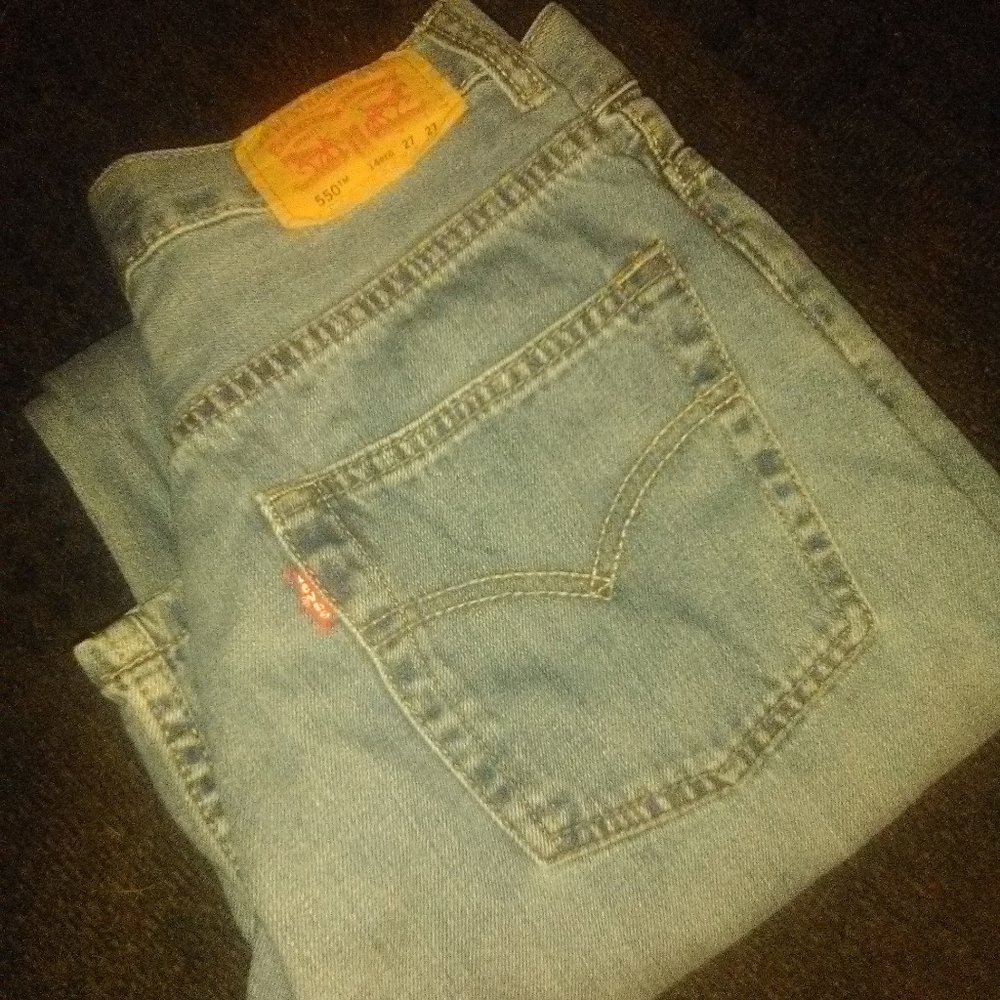 550 relaxed boys Levi's jeans  size 14 reg